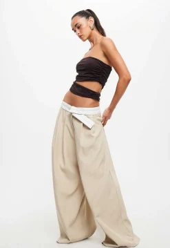 Essence Top